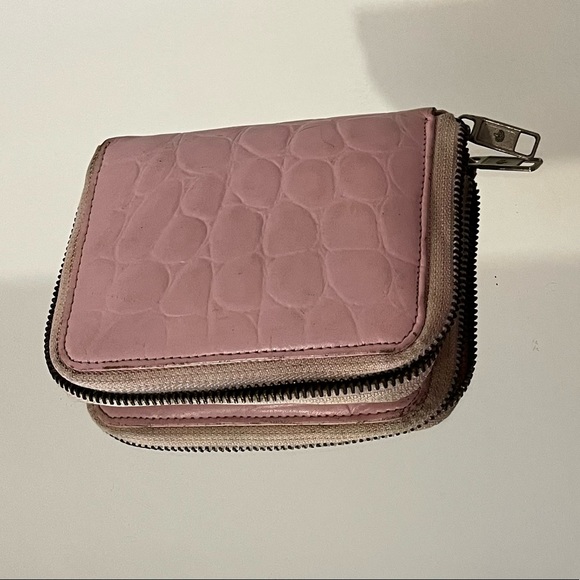 Purse, sunglasses holder with a well used wallet! - Picture 6 of 12